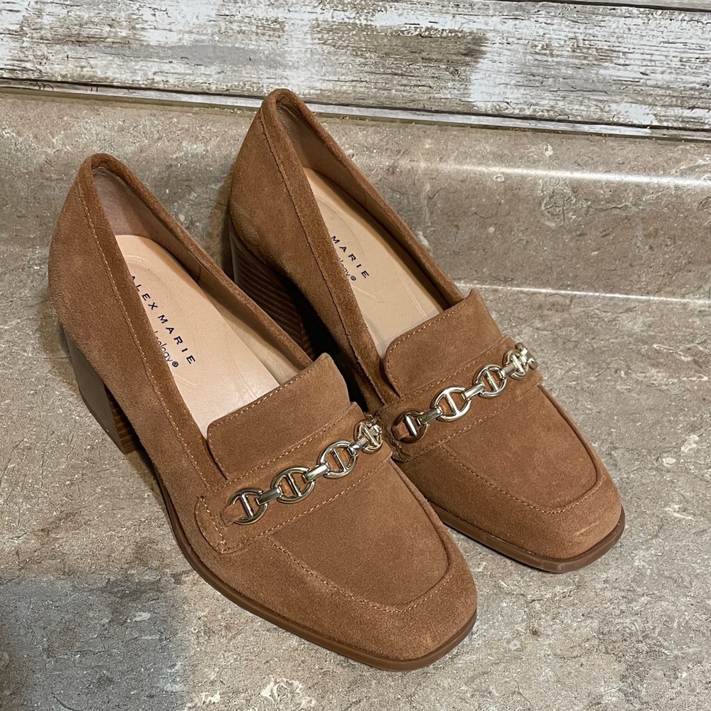 Alex Marie Size 8 M tan Suede Loafers with Chain Detail